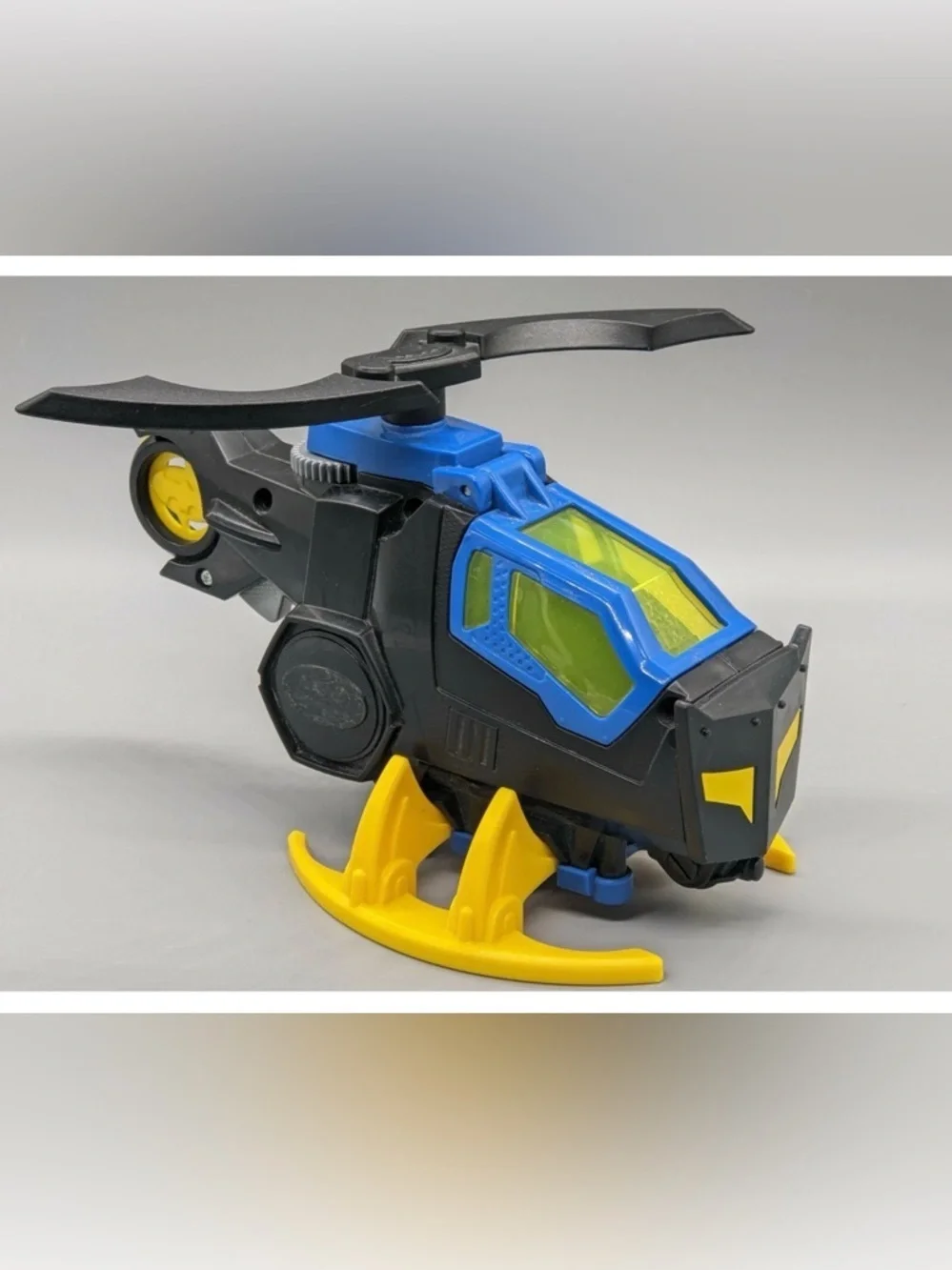 Imaginext DC Super Friends Batman Figure & Bat Helicopter Claw Copter